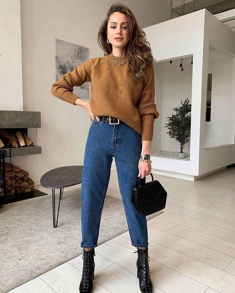 Most of the women are very choosey and want to get everything related to women's fashion on one platform. women's winter outfits and women fashion casuals are available here. In short, there is a complete variety of women's winter fashion. All products about women's fashion, casual fall outfit, Winter jackets are available for women. Get all varieties of winter jackets snd women's winter coats.#winter #winteroutfit #Womenfashion #outfitideas #stylish #fashion #trendywinteroutfits #womenoutfits Stylish Winter Outfits, Skandinavian Fashion, Dresses Casual Winter, Paris Mode, Long Coats, Cooler Look, Mode Inspo, Looks Chic, 가을 ��패션