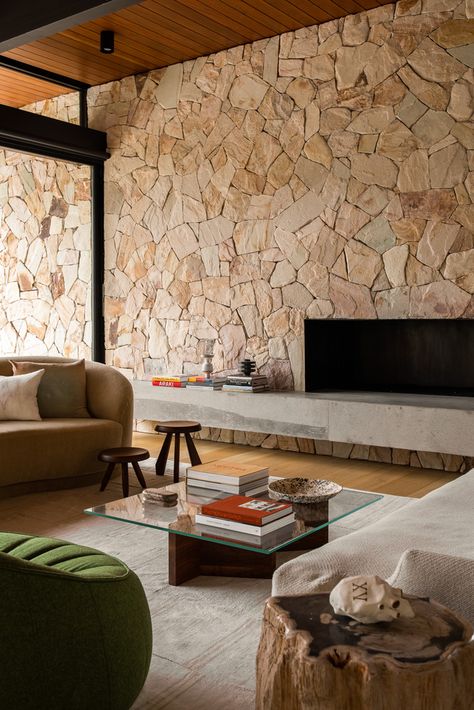 Stone Wall In Living Room, Stone Living Room Wall, Living Room Stone Wall, Stone Tv Wall, Stone Wall Fireplace, Stone Wall Interior, Interior Stone Wall, Stone Wall Interior Design, Diy Stone Wall