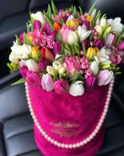 Pin by Tünde Kós-Palik on flowers tulips ✿♡ | Beautiful flower arrangements, Fresh flowers arrangements, Flowers bouquet gift Flower Box Gift, Flower Boutique, Flower Arrangements Simple, Flowers Bouquet Gift, Wallpaper Nature Flowers, Fresh Flowers Arrangements, Spring Tulips, Beautiful Flower Arrangements, Luxury Flowers