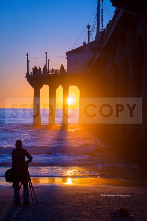 Manhattan Beach Sunset #debbielabeaux #funwithdebbie #manhattanbeach #sunset #placestovisit #travel #california #photoswithdebbie #pier Manhattan Beach Pier, Travel California, Beach Pier, Manhattan Beach, Beach Sunset, Sunrise Sunset, Manhattan, California, Photography