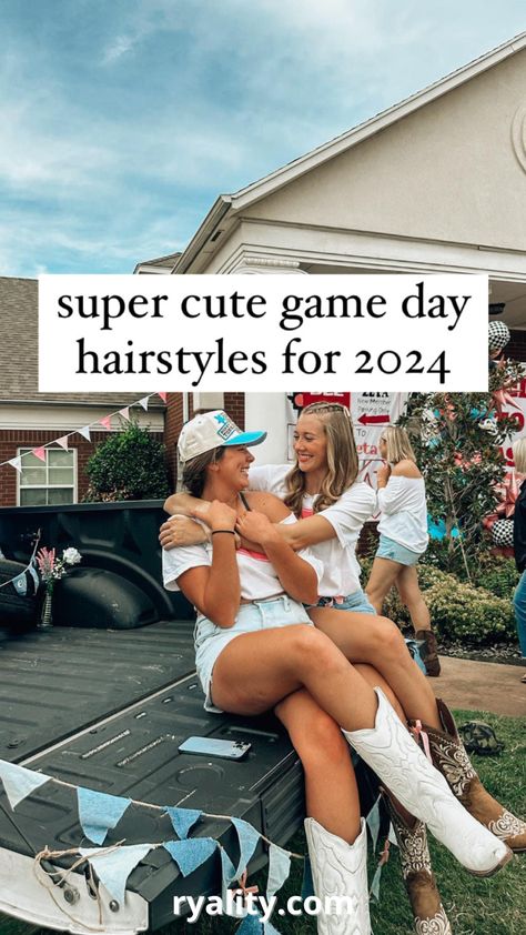 These are the CUTEST college football game day hairstyles Cute Hair For Football Games, College Game Day Hairstyles, Football Game Day Hairstyles, Game Day Hairstyle, Football Game Hairstyles Highschool, College Game Day Hair, Cute Football Game Hairstyles, Cute Hairstyles For Football Games, Gameday Hairstyles Football