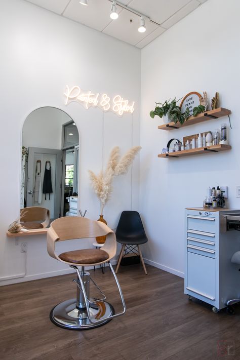 Salon Mirrors Ideas, Boho Hair Salon Station, Boho Style Salon Ideas, Home Based Salon Ideas Small Spaces, Modern Salon Decor Small Spaces, White Salon Chairs, Signs For Hair Salon, Hair Salon Private Room Ideas, Simple Hair Salon Decor