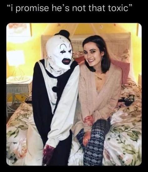 Terrifier 2, Horror Movies Funny, Scary Movie Characters, Horror Movie Icons, Funny Horror, Horror Lovers, Moon Rising, Movie Memes, Horror Movie Characters