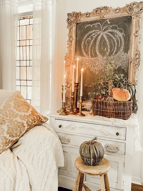 Fall Pumpkin Decor Theme | Simple Side Table Decor With Pumpkins Fall Decor Ideas For Bedroom, Bedroom Fall Decor, Decor Ideas For Bedroom, Vintage Fall Decor, Simple Side Tables, Fall Pumpkin Decor, Fall Decorating Ideas, Farmhouse Decor Kitchen, Side Table Decor