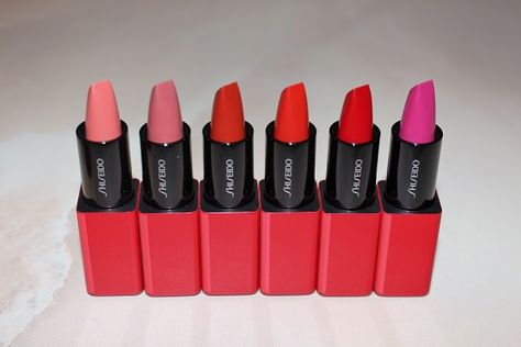 Shiseido Technosatin Gel Lipstick Review & Swatches 3 Shiseido Lipstick, Gel Lipstick, Wet Lips, Perfect Lipstick, Color Lip Balm, Lip Swatches, Lipstick Collection, Lipstick Swatches, Lip Glosses