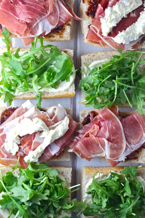 These Prosciutto Picnic Sandwiches are an easy and delicious European-style lunch! | The Millennial Cook #sandwich #prosciutto #brie #fig #arugula Prosciutto Sandwich, Prosciutto Recipes, Picnic Sandwiches, Gourmet Sandwiches, Picnic Food, Chapati, Picnic Foods, Wrap Sandwiches, Sandwich Recipes