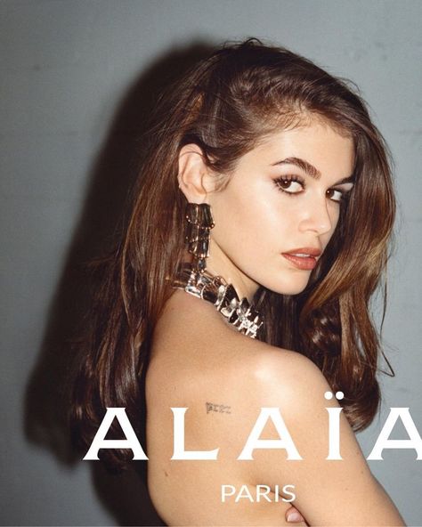 Kaia Gerber Alaïa WS23 Campaign Defines Female Sensuality — Anne of Carversville Kaia Gerber Hair, Ss23 Fashion, Cindy Crawford Daughter, Supermodel Fashion, Tyrone Lebon, Louis Vuitton Supreme, Life Vision, Fashion Campaigns, Kaia Gerber