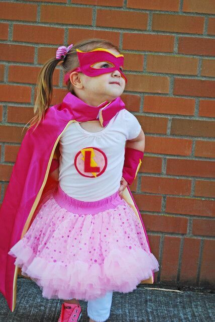 Super hero for girls Pink Superhero, Supergirl Party, Superhero Birthday Party Ideas, Supergirl Birthday, Girl Superhero Party, Super Girls, Superhero Capes, Pink Converse, Superhero Birthday Party