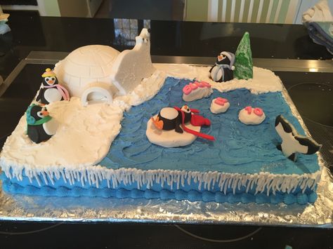 Antarctica/Artic/Winter Cake Artic Cake, Artic Birthday Party Ideas, Arctic Fox Cake Ideas, Antarctica Decorations, Arctic Animal Cake, Arctic Cake Ideas, Arctic Fox Birthday Cake, Artic Party, Arctic Cake