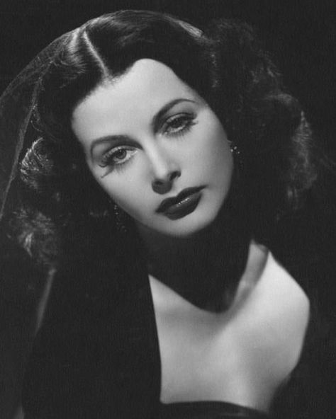 Hedi Lamarr, Hedy Lamarr, Vintage Hollywood Glamour, Hollywood Icons, Hollywood Glam, Old Hollywood Glamour, Vintage Portraits, Golden Age Of Hollywood, Vintage Glamour