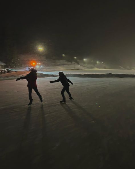 #skating #winter #ice #snow #canada #skate #aesthetic Friends Ice Skating Aesthetic, Nyc Ice Skating Aesthetic, Ice Skating On Frozen Lake Aesthetic, Winter Aesthetic Activities, Iceskating Friends Aesthetic, Winter Olympics Aesthetic, Couple Ice Skating Aesthetic, Speed Skating Aesthetic, Ice Skating Date Aesthetic