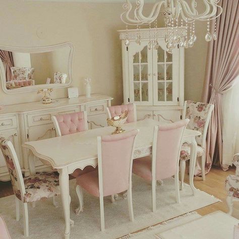 Pink Chairs, Muebles Shabby Chic, Shabby Chic Dining Room, Shabby Chic Sofa, Chic Dining Room, Shabby Chic Dining, Set Meja Makan, Chic Sofa, Estilo Shabby Chic