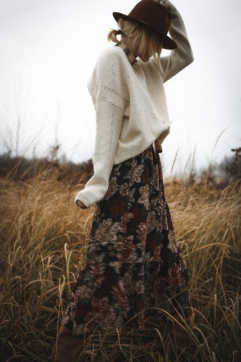 Mode Hippie Boheme, Boho Winter Outfits Hippie, Bohemian Winter Outfits, Bohemian Fall Outfits, Vetement Hippie Chic, Stile Hippie Chic, Bohemian Style Winter, Looks Hippie, Look Hippie Chic