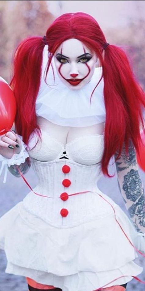 Chola Girl, Big Women Fashion, Harley Quinn Costume, Halloween Makeup Inspiration, Harley Quinn Art, Creepy Clown, Harley Quinn Cosplay, Seductive Clothes, Fantasias Halloween