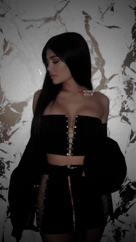 Kylie Jenner Lockscreen, R A, Kylie Jenner, Black Hair, Instagram Photos, Hair, Instagram, Black