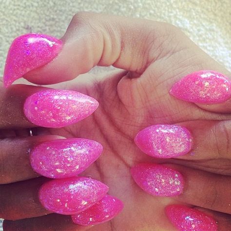 By far the ugliest nail shape ever #humpnails Hump Nails, Pink Sparkly Nails, Ugly Nails, Nails Images, Bubble Nails, Nail Art Diy Easy, Natural Nail Art, Nails Prom, Sparkly Nails