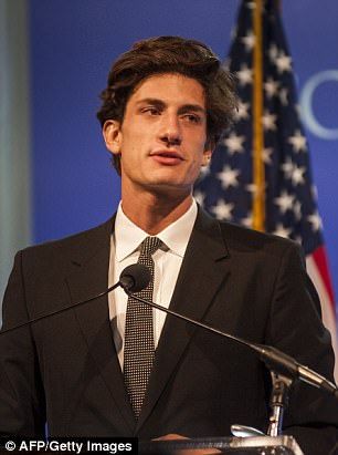 Jfk Grandson, John Schlossberg, Jack Schlossberg, Jfk Jr, Bold And The Beautiful, White Boys, Hottest Celebrities, Pretty Men, My Husband