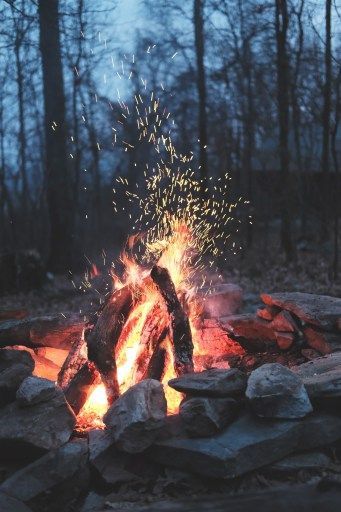 Campfire glowing #camping #reasonstolovecamping #outdoortv Winter Solstice Traditions, Camping Images, Wallpaper Estetika, Fall Family Photo Outfits, Mountain Camping, Christmas Aesthetic Wallpaper, Camping Aesthetic, Free Camping, Camping Checklist