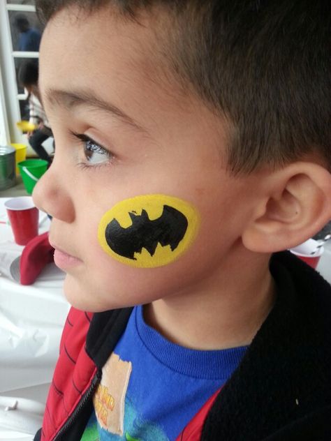 Batman Batman Face Paint, Batman Theme Party, Easy Face Painting Designs, Super Hero Day, Batman Painting, Face Painting Ideas, Church Picnic, Cheek Art, Batman Kids