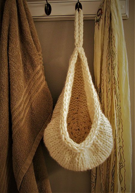 I've been wanting to make a hanging basket for my bathroom for a while now.  The hubs likes to set out his clothes for the night before, but would a Knit Basket, Super Bulky Yarn, Knitted Wit, Yarn Projects, Hanging Basket, Bulky Yarn, Free Knitting Pattern, Knit Or Crochet, Knitted Bags