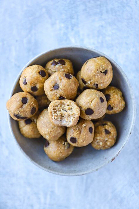 Bean Cookie Dough, White Bean Cookies, Aip Paleo Desserts, Cookie Dough Vegan, Chocolate Chip Cookie Dough Bites, Vegan No Bake, Gluten Free Cookie Dough, White Bean Recipes, Protein Balls Recipes