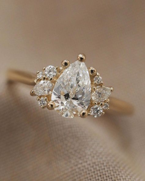 Pear Cut Moissanite Moissanite Engagement Ring Pear Round Cluster Ring Gift Her Unique Stones For Engagement Rings, Disney Rings Engagement, Vintage Pear Wedding Rings, November Birthstone Engagement Rings, Marquise Wedding Ring, Disney Rings, Birthstone Engagement Rings, Pear Wedding Ring, Pretty Engagement Rings