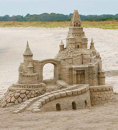 Beach Sand Castles, Beach Sand Art, Ice Art, Snow Sculptures, Snow Art, Castle Art, Sand Sculptures, Ice Sculptures, Grain Of Sand