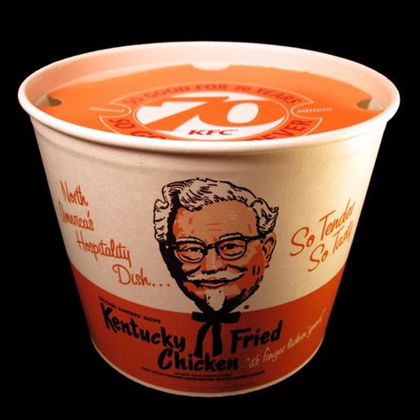 old kfc bucket Chicken Bucket, Kentucky Fried Chicken, Shaun T, Kentucky Fried, This Is Your Life, Frozen Chicken, Retro Recipes, Good Ole, Vintage Recipes