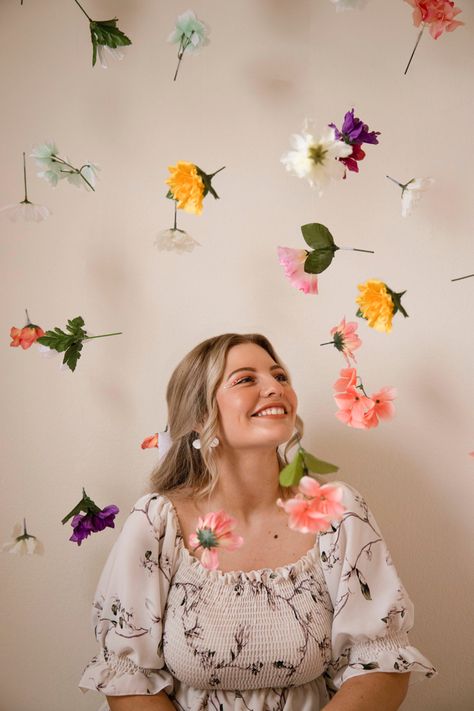 Floating Flowers Photoshoot, Flower Concept Photoshoot, Bloom Photoshoot, Flower Wall Photoshoot, Hanging Flowers Photoshoot, Photoshoot With Flowers, Floral Photo Shoots, Flower Party Themes, Boudiour Poses