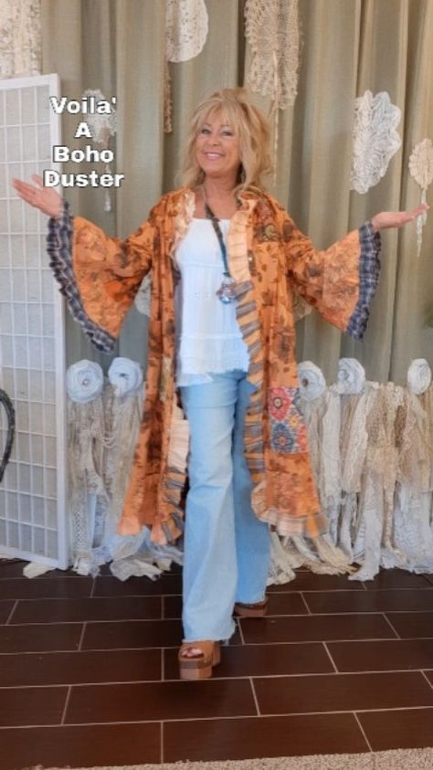 tmyers handmade (@traci_myers) • Instagram photos and videos Tmyers Handmade, Altered Jeans, Upcycle Fashion Diy, Eccentric Fashion, Denim Upcycle, Altering Jeans, Denim Applique, Bleaching Clothes, Hippy Clothes