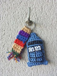 Not long ago we had a post featuring Dr. Who inspired knitting patterns.  It was such a big hit and we had so many asking for Dr. Who inspired Crochet patterns that we decided to give you just that… Dr Who Scarf, Doctor Who Crochet, Doctor Who Crafts, Geeky Craft, Crochet Geek, Geek Crafts, Chain Pattern, Crochet Free, Crochet Keychain