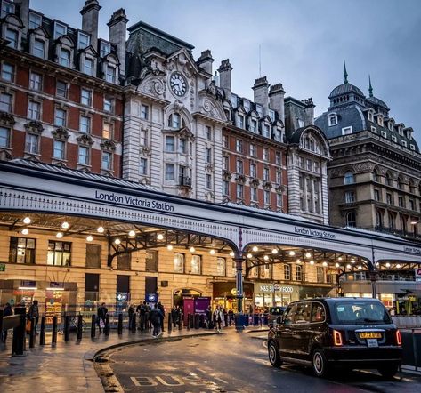 Victoria Station London, London Victoria, Victoria London, Victoria Station, London City, Train Station, Vancouver, United Kingdom, England