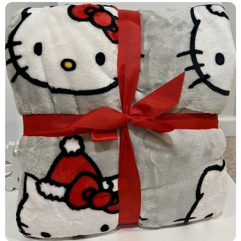 Get Cozy This Christmas Season With This Adorable Hello Kitty Plush Blanket! Measuring At 90 Inches By 90 Inches, This Full/Queen Size Blanket Is Perfect For Snuggling Up In Bed Or On The Couch. The Gray Color And Contemporary Style Make It A Versatile Addition To Any Bedroom Decor. Featuring An All-Over Kitty Pattern And Made Of Easy Care Polyester Material, This Blanket Is Not Only Cute But Practical As Well. Machine Washable And Brand New With Tags, It's The Perfect Gift For Any Hello Kitty F Christmas Hello Kitty Blanket, Hello Kitty Christmas Blanket, Sanrio Bedroom, Nike Hoodies, Burr Basket, Pink Rugs, Kitty Pattern, Hello Kitty Blanket, Cute Dreads