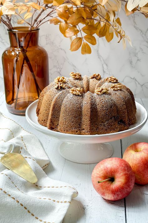 Apple Spice Bundt Cake, Fall Baking Apples, Spice Bundt Cake, Cinnamon Scones Recipe, Spice Cakes, Best Apples For Baking, 31 Daily, Recipe For Fall, Apple Spice Cake