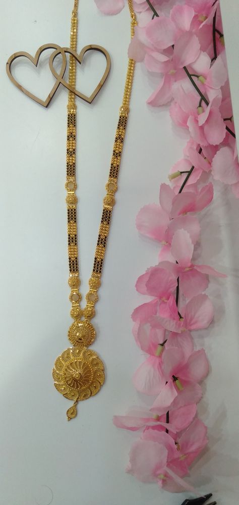 Fancy Long Mangalsutra Designs Gold, Gold Mangalsutra Designs Bridal, Gold Jewels Design Long Necklace, Nallapusalu Long Chain Designs, Mangalsutra Designs Gold Long, Long Nallapusalu Designs Gold, Long Gold Mangalsutra Designs, Mangalsutra Designs Long, Long Mangalsutra Designs Gold Latest