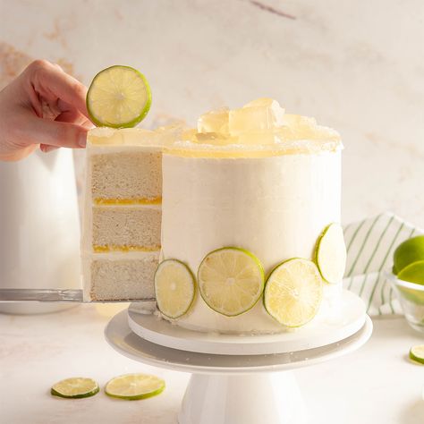 This margarita cake is perfect for Cinco de Mayo! Moist layers of zesty lime and tequila cake filled with thick and creamy lime curd and topped with margarita gelatin on top! Margarita Cake Recipe, Tequila Cake, Tube Cake, Lumberjack Cake, Margarita Cake, Key Lime Cake, Sugar Geek, Lime Curd, Lime Cake