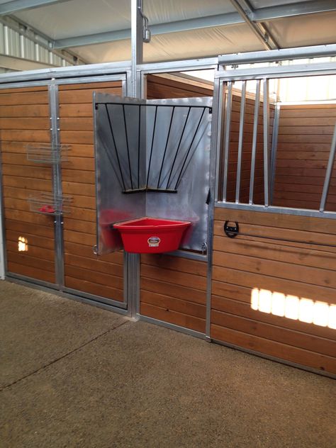 Horse Stall Hay Feeders, Horse Stall Feeder Ideas, Horse Grain Feeder, Horse Stall Ideas, Horse Feed Room, Stable Hacks, Equine Stables, Horse Feeder, Horse Shed