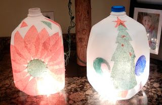 Grandma's Little Pearls: Milk Jug Christmas Lantern Milk Jugs Christmas, Milk Jug Crafts, Upcycle Plastic, Lantern Craft, Whiskey Lover Gifts, Christmas Lantern, Milk Jugs, Diy Lanterns, Jar Diy