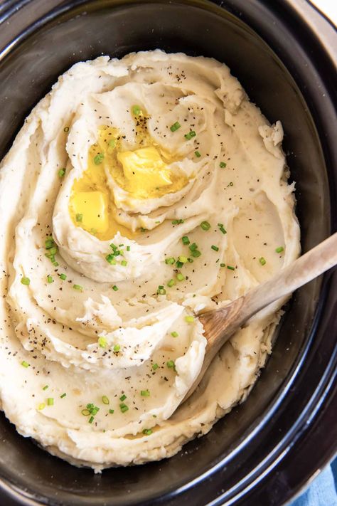 Crockpot Red Mashed Potatoes, Mashed Potatoes In Crock Pot, Potatoes In Crock Pot, Slow Cooker Mashed Potatoes, Make Ahead Mashed Potatoes, Crockpot Mashed Potatoes, Cooking Thanksgiving Dinner, Roasted Garlic Mashed Potatoes, Mash Potatoes