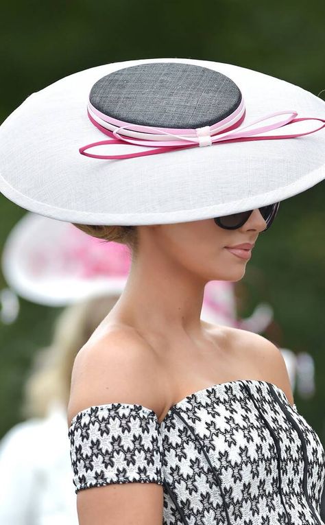 Royal Ascot Fashion, Derby Fashion, Royal Ascot Hats, Ascot Hats, Types Of Hats, Races Fashion, Elegant Hats, Kentucky Derby Hats, Millinery Hats