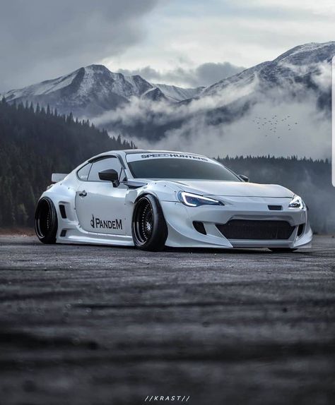 Subaru Brz Custom, Most Luxurious Car, Rolls Royce Car, Toyota Hybrid, Toyota Suv, Wallpaper Luxury, Southern Maine, Car Luxury, Toyota Gt86