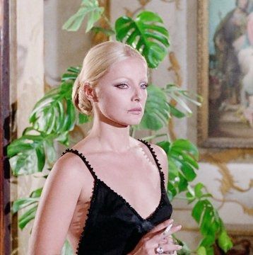 𝒜𝓇𝓌𝒶 on X: "https://t.co/UUSVyjN7PI" / X Helmut Berger, Virna Lisi, New Year Photoshoot, Victoria B, Italian Beauty, Italian Actress, Old Money Style, Aesthetic Women, Vintage Glam