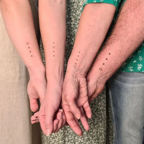 25 Family Tattoo Ideas That Will Melt Your Heart Good Family Tattoo, Matching Family Tattoos, Elephant Family Tattoo, Family Tattoo Ideas, Creative Tattoo Ideas, Barcode Tattoo, Family Tattoo Designs, Creative Tattoo, Knot Tattoo