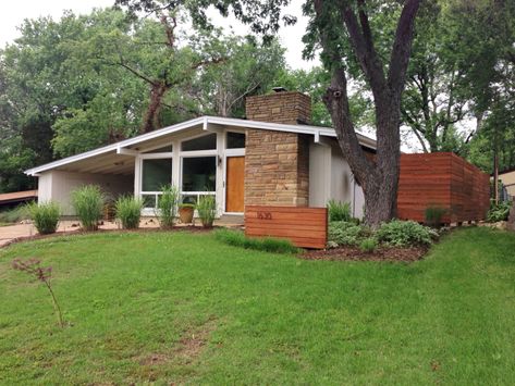 Mid Century Modern Ranch -2013 | We just re-installed the cl… | Flickr Mid Century Landscaping, Mid Century Modern House Exterior, Mid Century Modern Ranch, Ranch Renovation, Exterior Landscaping, Mid Century Modern Exterior, Mid Century Exterior, Wall Fence, Mid Century Ranch