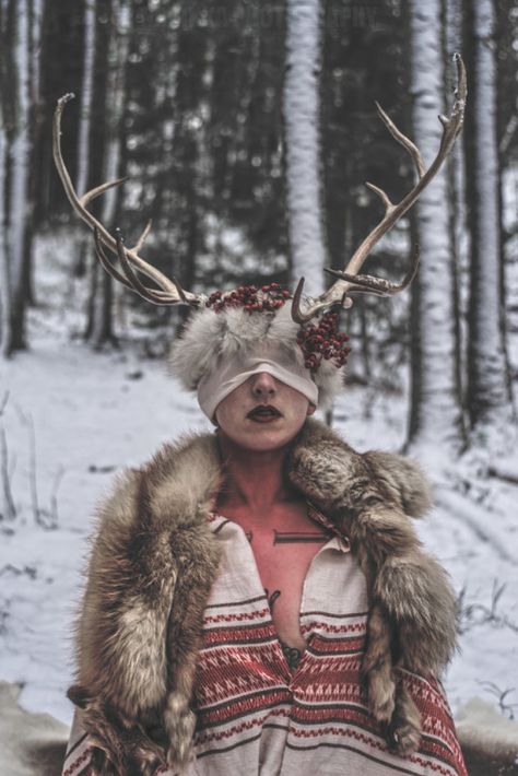 Tumblr: Image Artemis Tattoo, Shaman Woman, Forest People, Norse Pagan, Wounded Warrior, Winter Model, Dark Autumn, Casual Game, Witch Costume