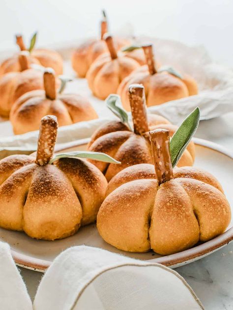 Sourdough pumpkin dinner rolls are the perfect addition to your holiday table. They're shaped like little pumpkins. They are soft, lightly sweet, and simple to make. Your family and friends will love them! Little Spoon Farm, Pumpkin Dinner Rolls, Sourdough Pumpkin, Pumpkin Dinner, Sweet Potato Rolls, Sourdough Rolls, Sourdough Discard Recipes, Potato Roll, Discard Recipes