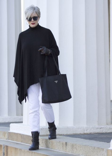 Black and White | Styleatacertainage Dressing Over 60 Casual Plus Size, Black And White Outfit Ideas, Mode Over 50, Style At A Certain Age, Over 60 Fashion, Older Women Fashion, Ageless Style, 60 Fashion, Black And White Style