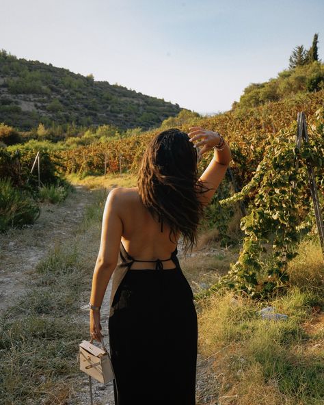 Evening vineyard walks ✨🍷 Vineyard Pictures, Lavaux Vineyards, Vintage Marthas Vineyard, Vineyard Photography Landscape, Sula Vineyards Photography, Wine Vineyards, Martha’s Vineyard, Marthas Vineyard, Black Women