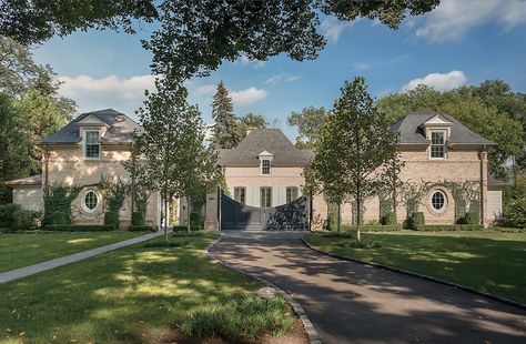 Pursley Dixon, Architecture Kitchen, Need More Coffee, Georgian Style Homes, Classical House, French Style Homes, Traditional Exterior, Driveway Gate, French Country House