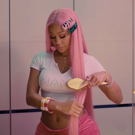 Saweetie Rapper, Rapper Money, Saweetie Icy Grl, Icy Girl, Cali Girl, Female Rappers, Girls World, Barbie World, Girls Rock